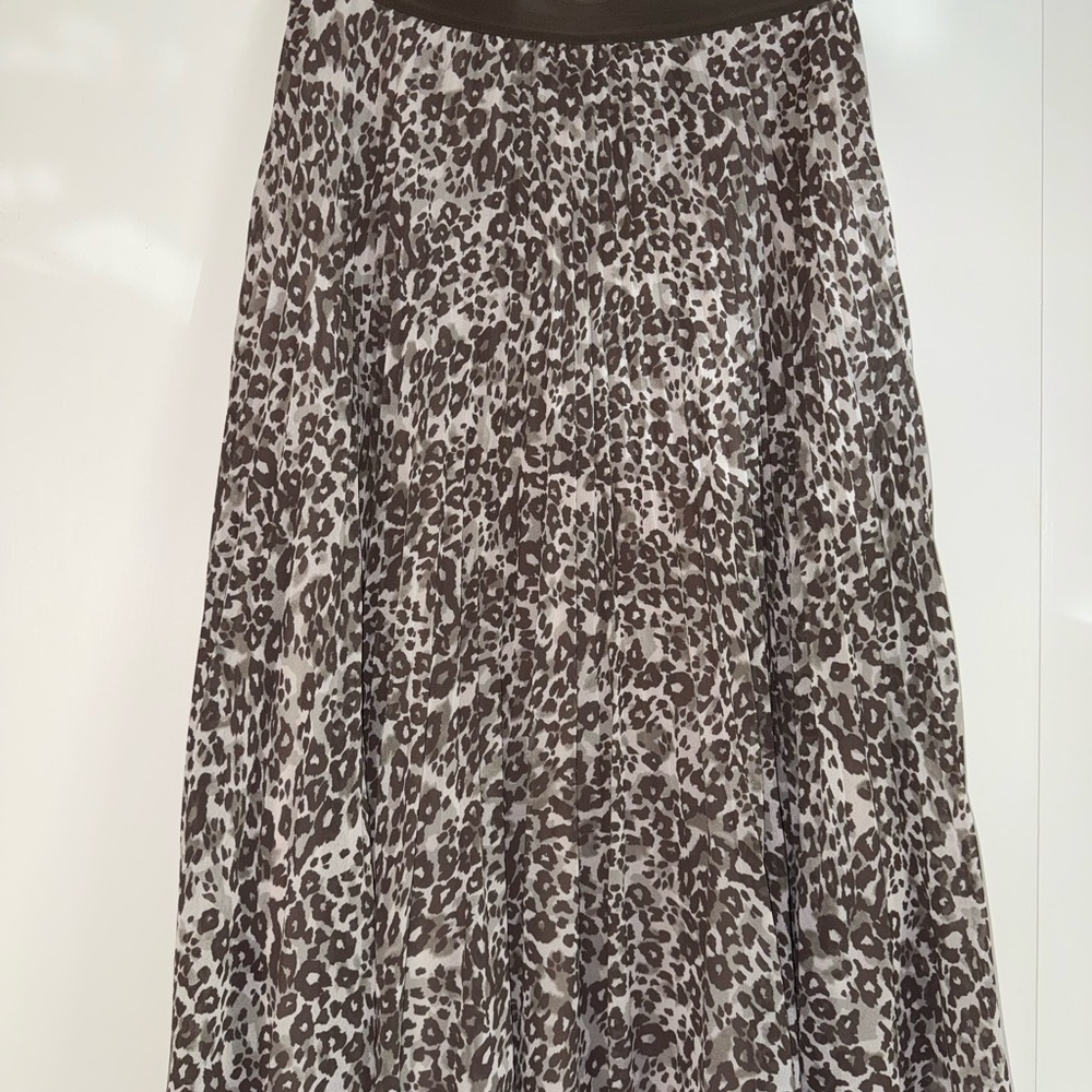 Aritzia Pleated Leopard Print Midi Twirl Skirt